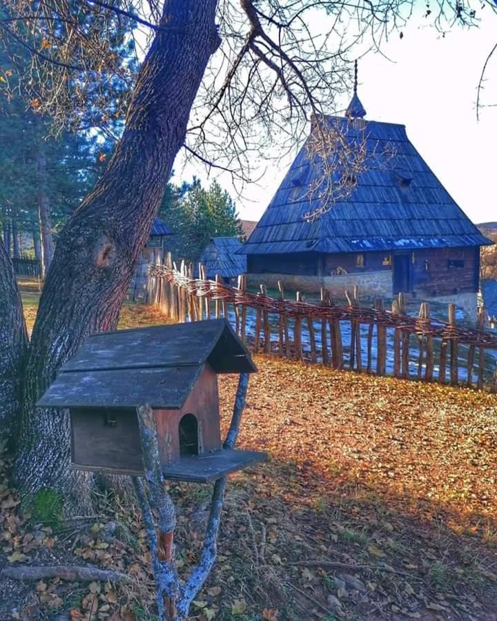 Seoski Turizam Melovic Rozanstvo Екстериор снимка