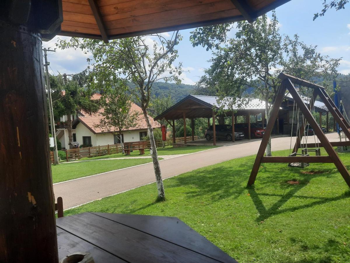 Seoski Turizam Melovic Rozanstvo Екстериор снимка