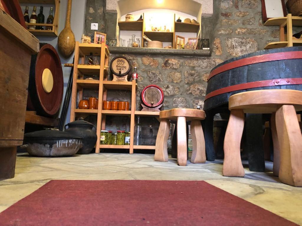 Seoski Turizam Melovic Rozanstvo Екстериор снимка
