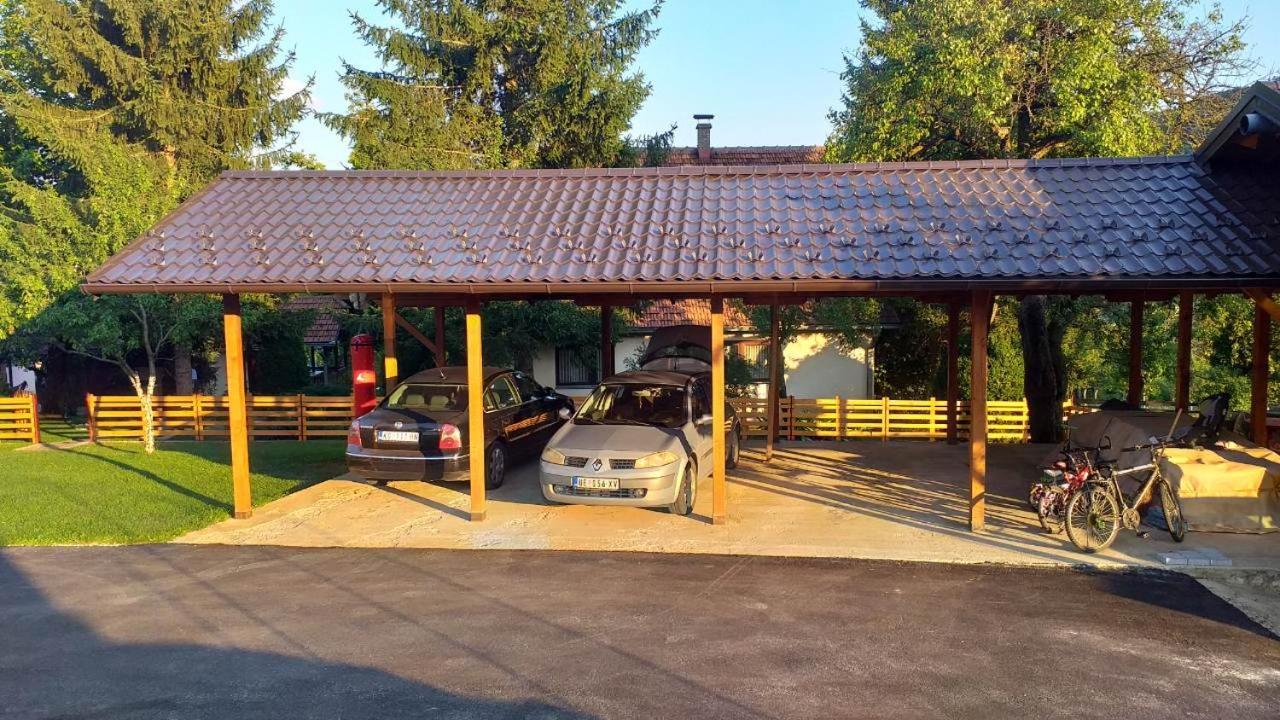 Seoski Turizam Melovic Rozanstvo Екстериор снимка