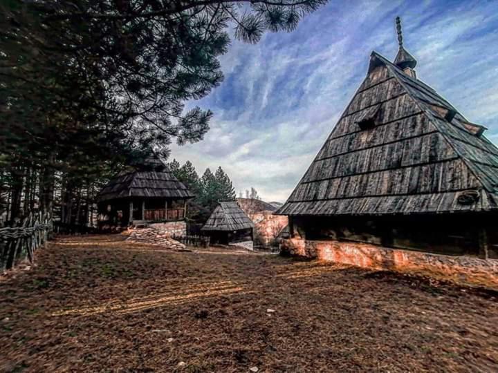 Seoski Turizam Melovic Rozanstvo Екстериор снимка