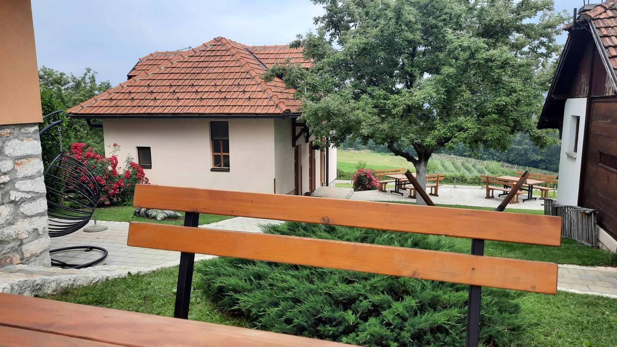 Seoski Turizam Melovic Rozanstvo Екстериор снимка
