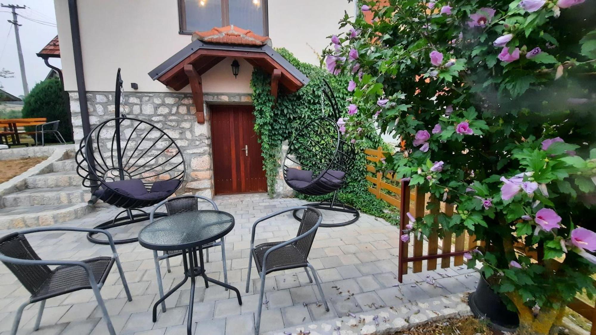 Seoski Turizam Melovic Rozanstvo Екстериор снимка