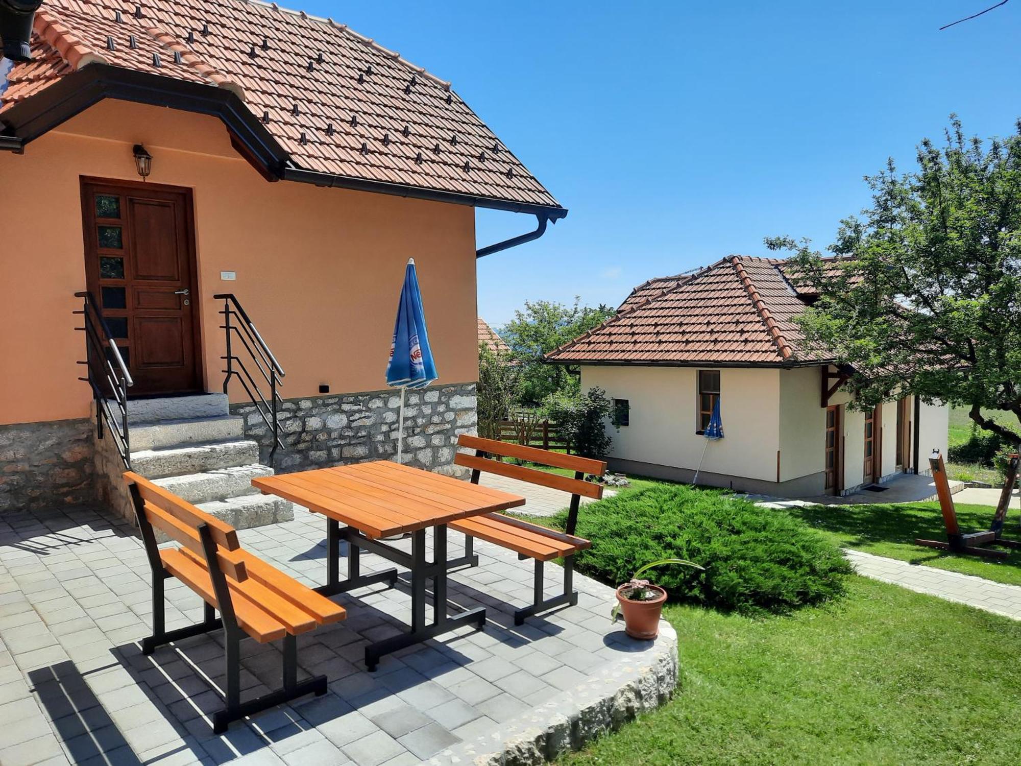 Seoski Turizam Melovic Rozanstvo Екстериор снимка