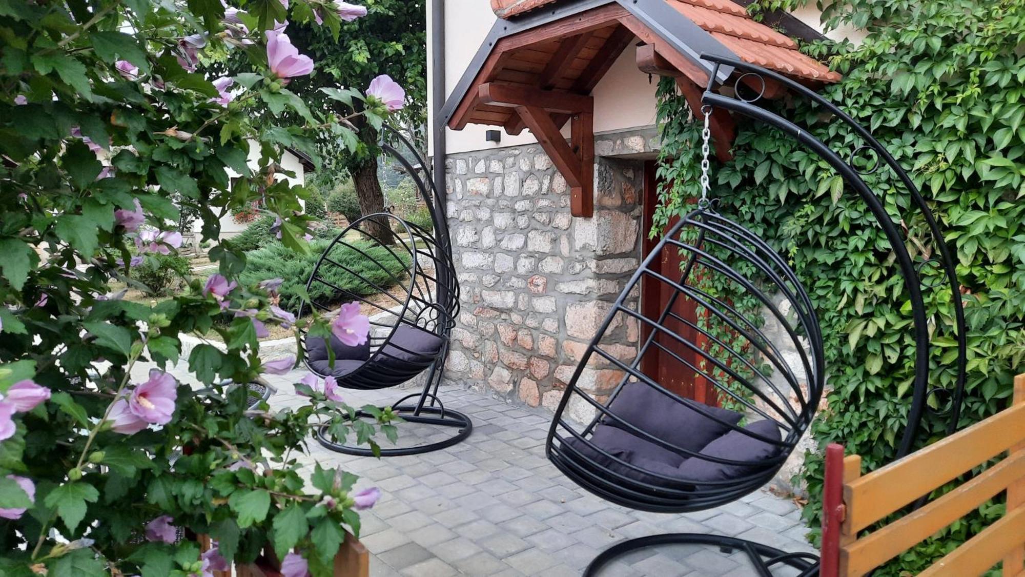 Seoski Turizam Melovic Rozanstvo Екстериор снимка