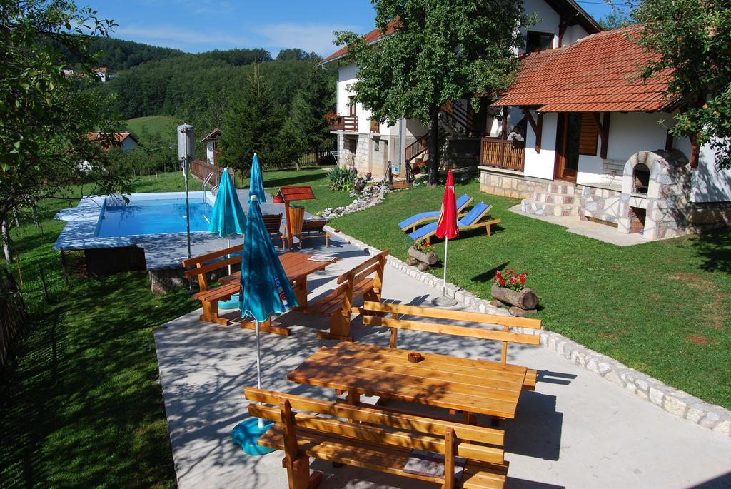 Seoski Turizam Melovic Rozanstvo Екстериор снимка